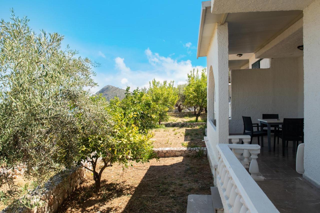 Phaistos Hotel تولو المظهر الخارجي الصورة
